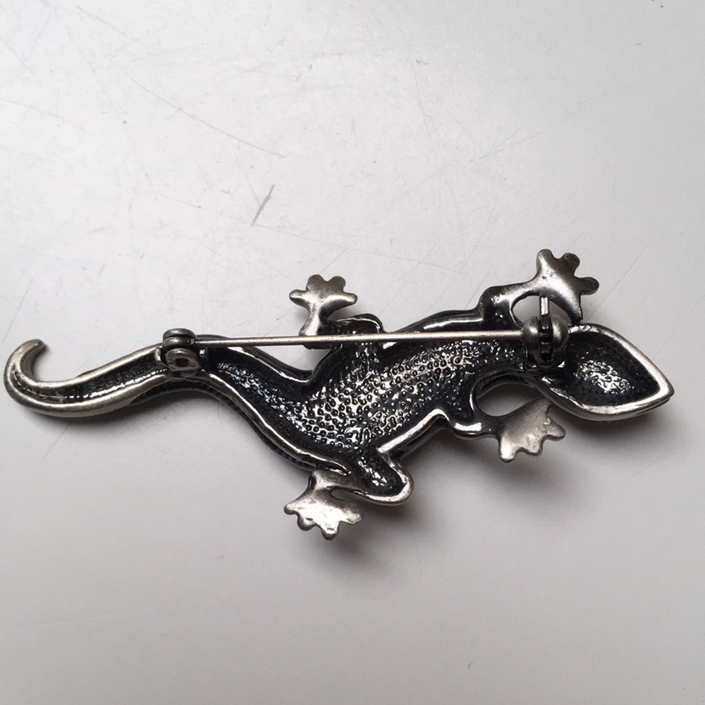 Lizard Metal Brooch - Picture 3 of 7